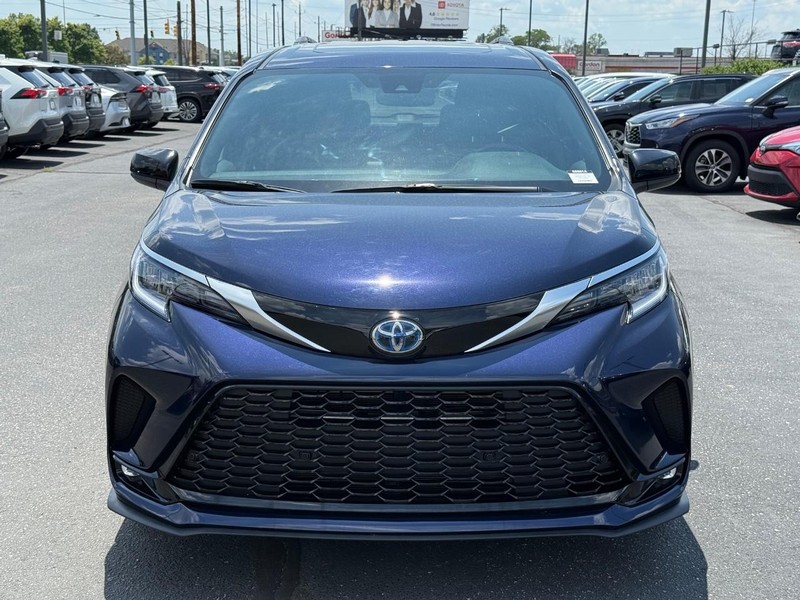 Toyota Sienna Vehicle Image 10