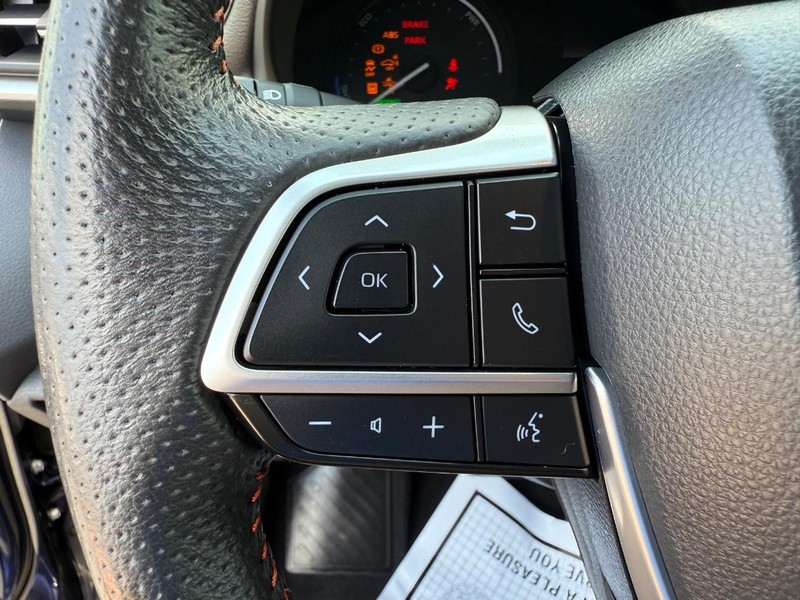 Toyota Sienna Vehicle Image 16