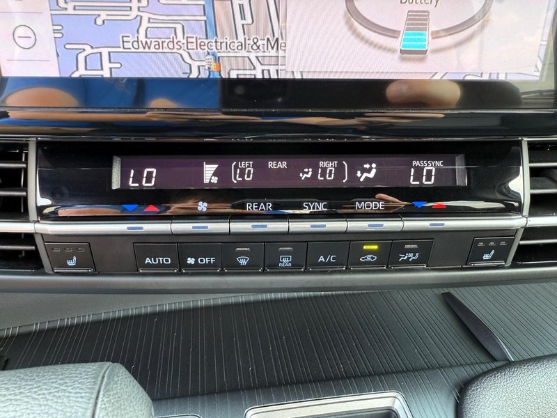 Toyota Sienna Vehicle Image 22