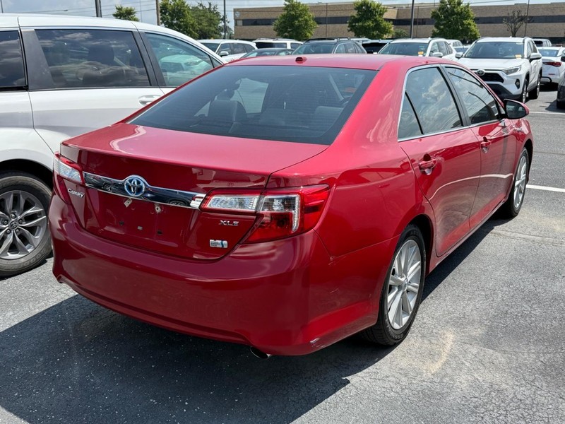 Toyota Camry Hybrid Vehicle Image 04