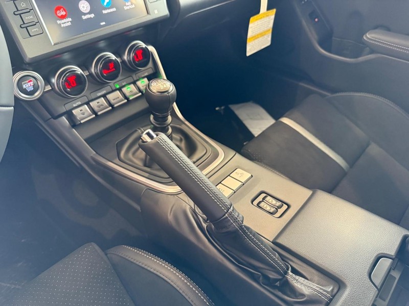 Toyota GR86 Vehicle Image 14
