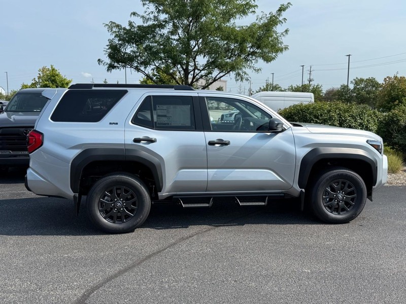 Toyota 4Runner Vehicle Image 02
