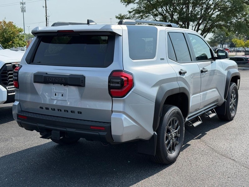 Toyota 4Runner Vehicle Image 03
