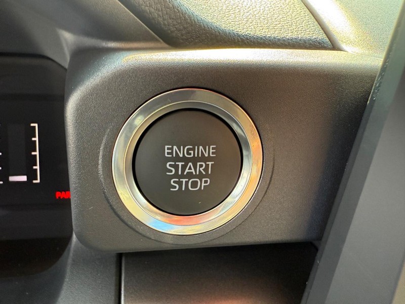 Toyota 4Runner Vehicle Image 09