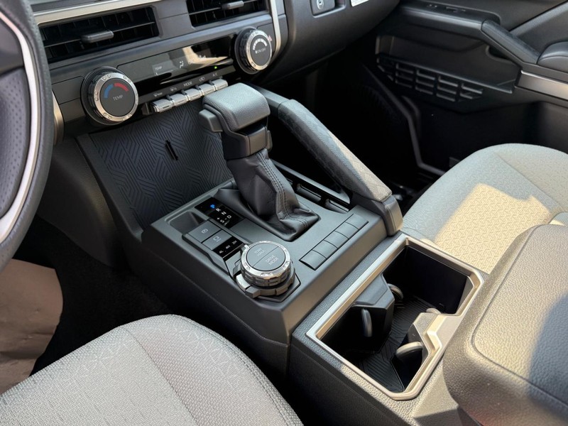 Toyota 4Runner Vehicle Image 13