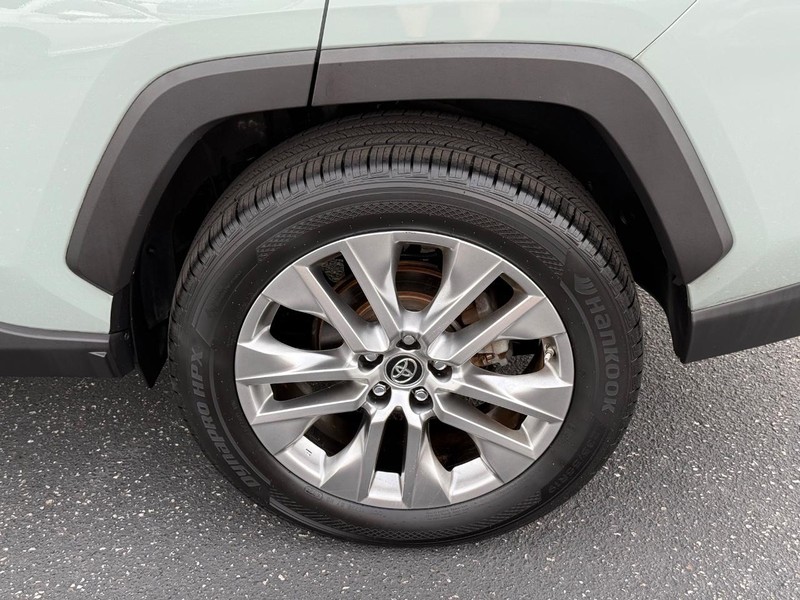 Toyota RAV4 Vehicle Image 06