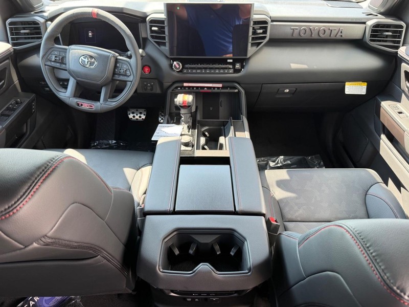 Toyota Sequoia Vehicle Image 05
