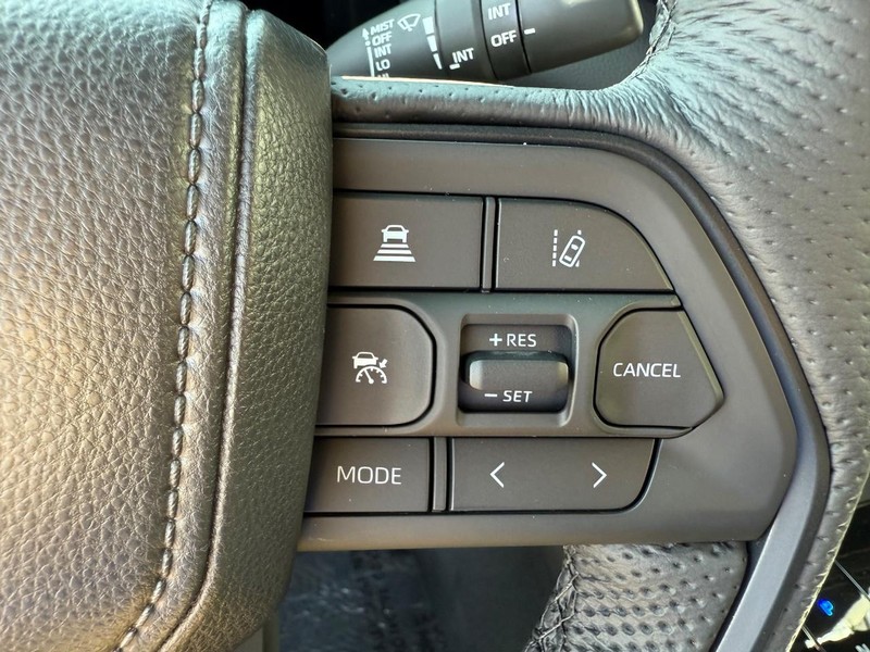 Toyota Sequoia Vehicle Image 08