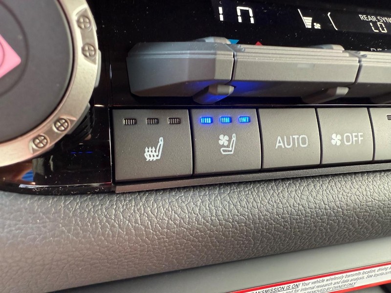 Toyota Sequoia Vehicle Image 10