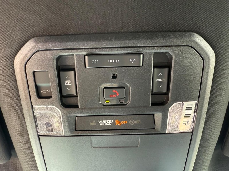 Toyota Sequoia Vehicle Image 16
