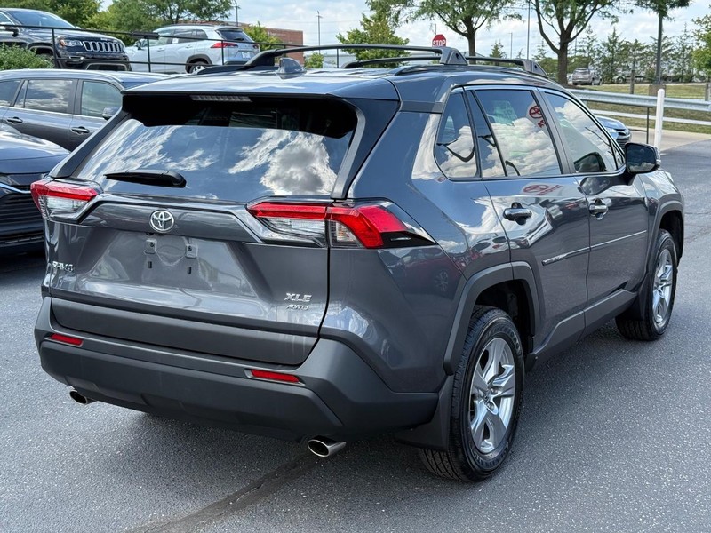 Toyota RAV4 Vehicle Image 03