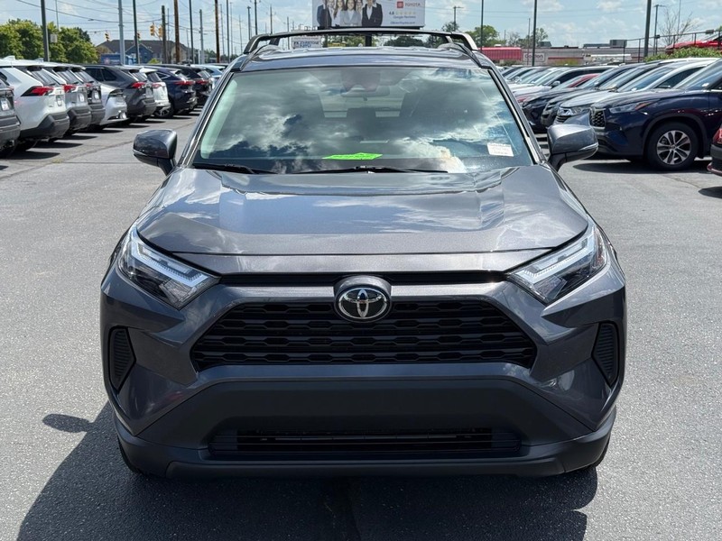 Toyota RAV4 Vehicle Image 09