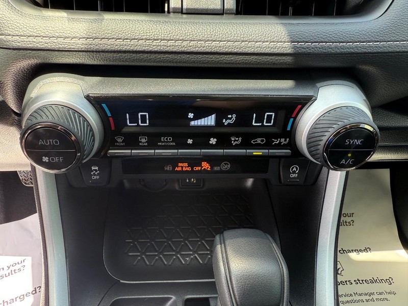 Toyota RAV4 Vehicle Image 18