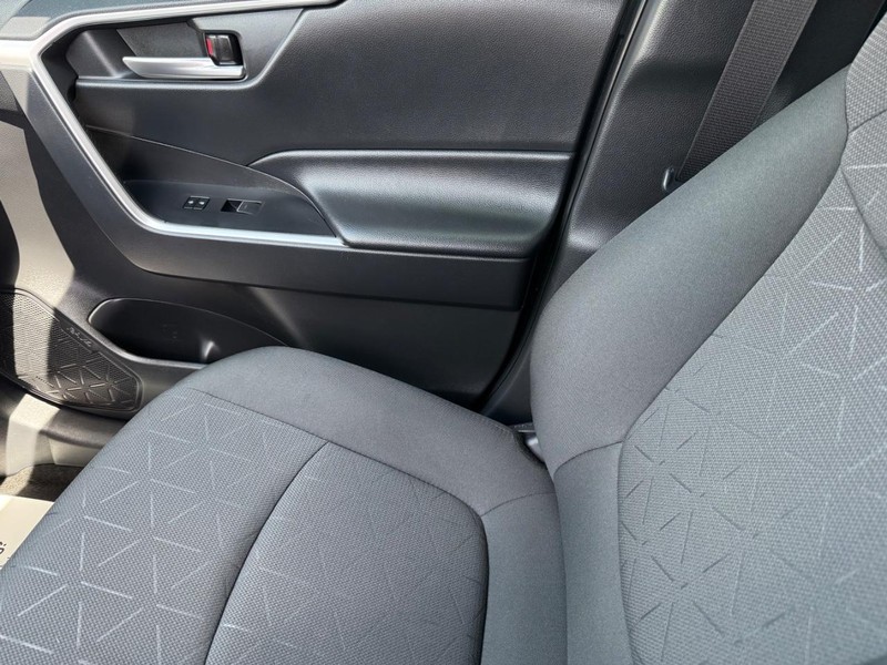 Toyota RAV4 Vehicle Image 20
