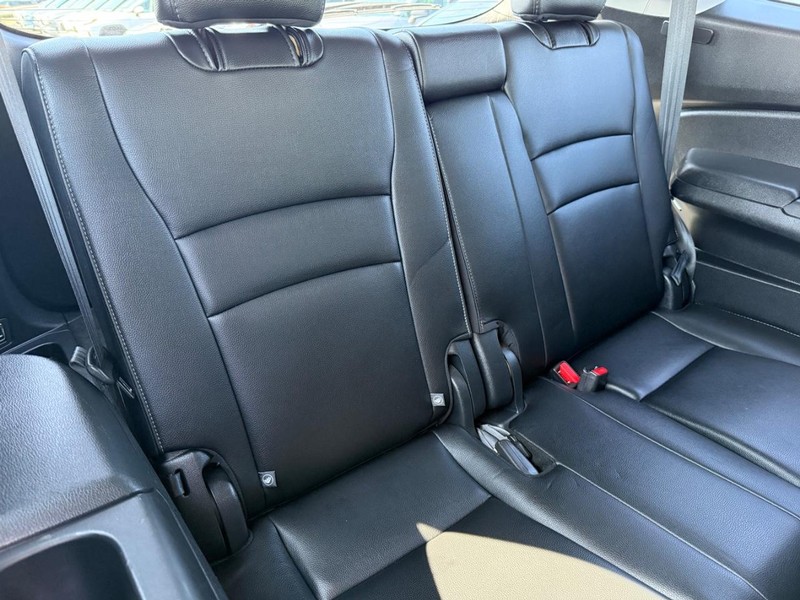 Honda Pilot Vehicle Image 12
