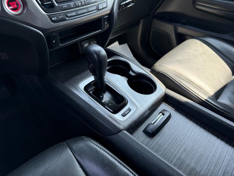 Honda Pilot Vehicle Image 23