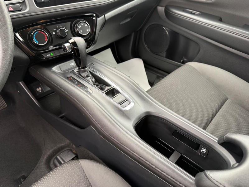 Honda HR-V Vehicle Image 18