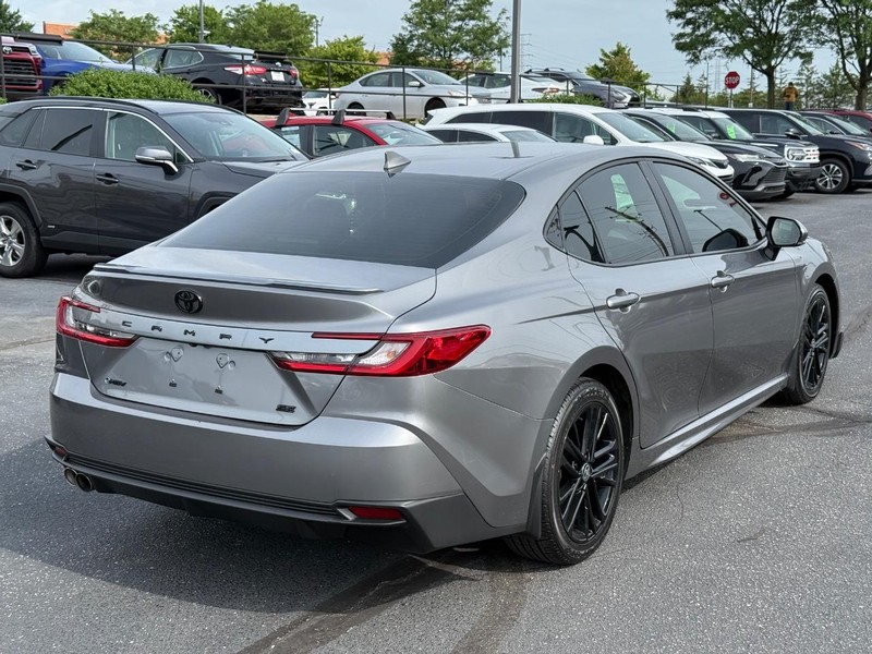 Toyota Camry Vehicle Image 03