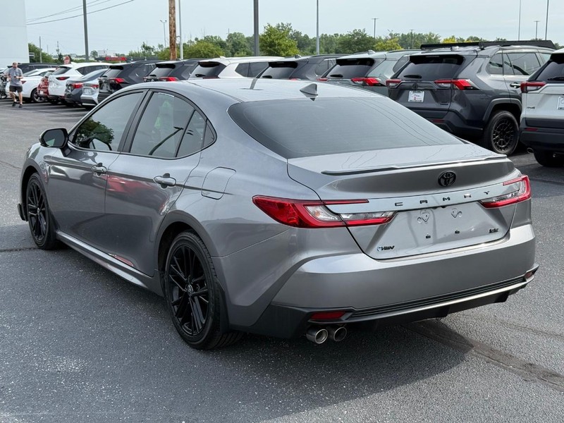 Toyota Camry Vehicle Image 05