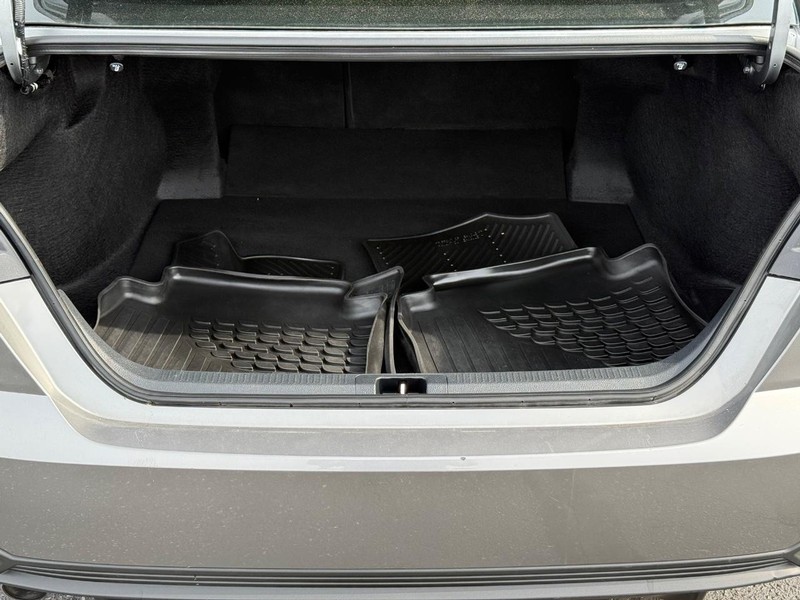 Toyota Camry Vehicle Image 07