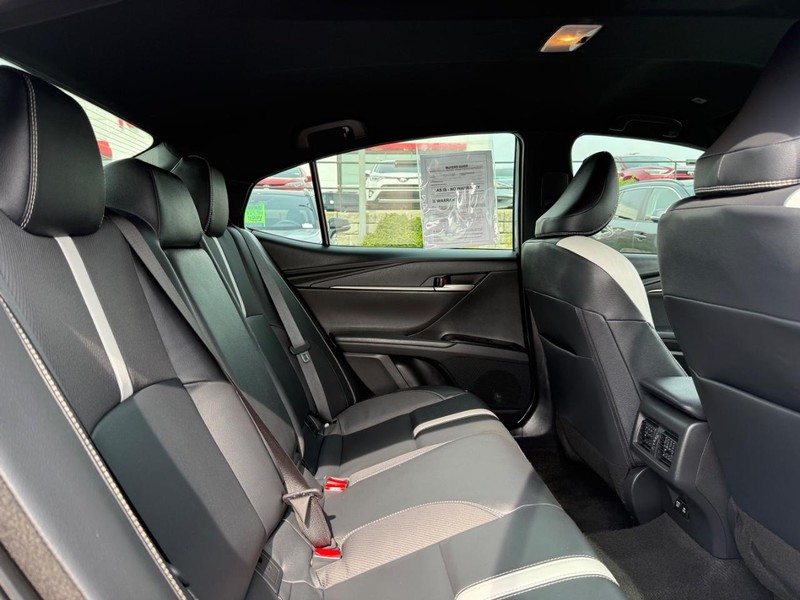 Toyota Camry Vehicle Image 10