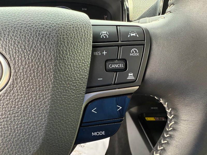 Toyota Camry Vehicle Image 14