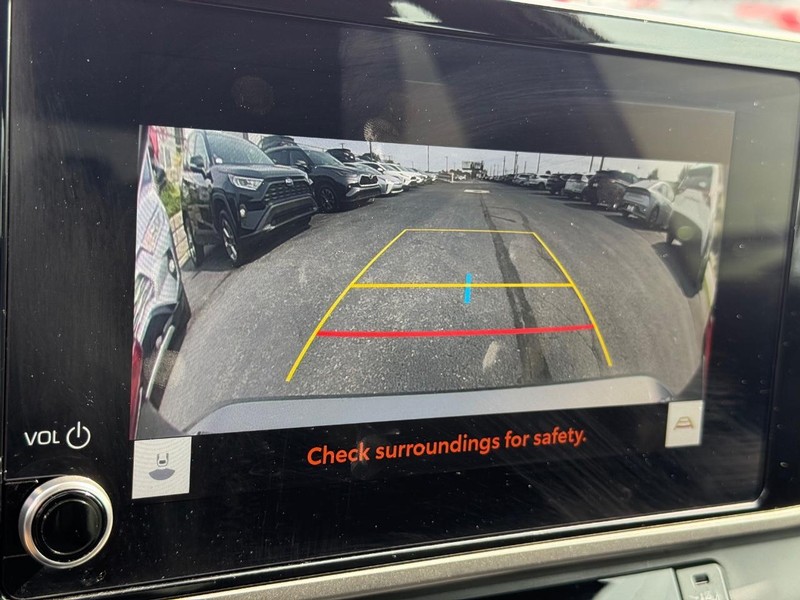 Toyota Camry Vehicle Image 17