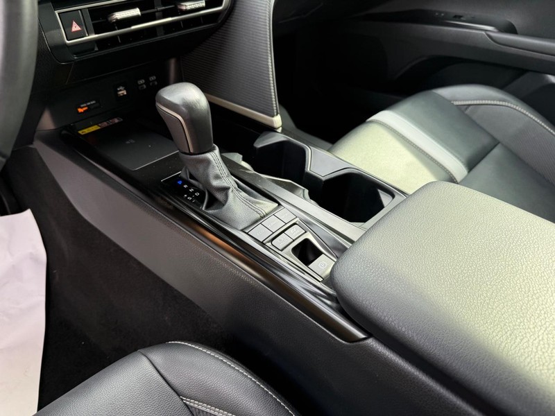 Toyota Camry Vehicle Image 19