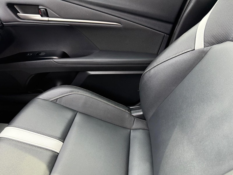 Toyota Camry Vehicle Image 20