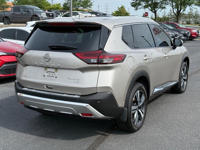 Nissan Rogue Vehicle Image 03