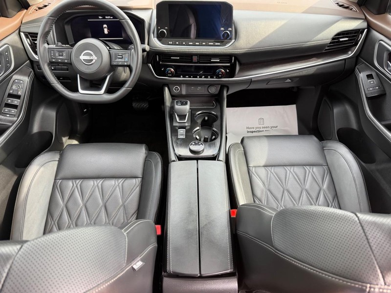 Nissan Rogue Vehicle Image 13