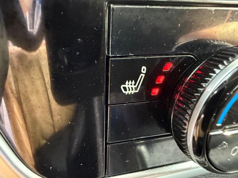 Nissan Rogue Vehicle Image 18