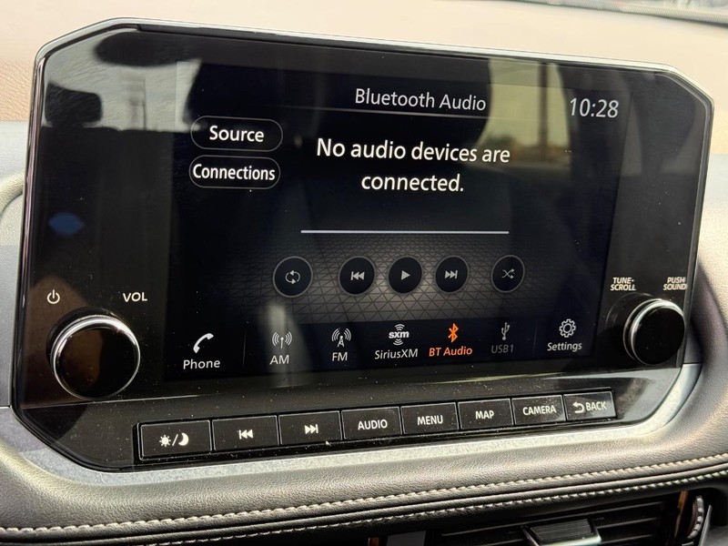 Nissan Rogue Vehicle Image 19