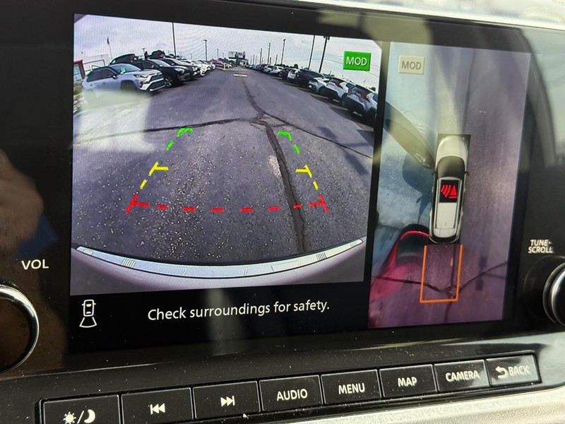 Nissan Rogue Vehicle Image 20
