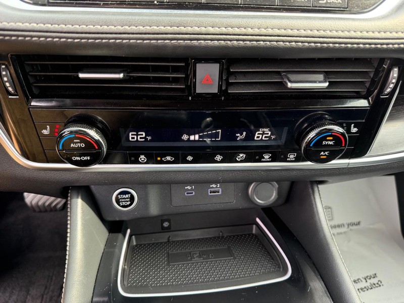 Nissan Rogue Vehicle Image 21