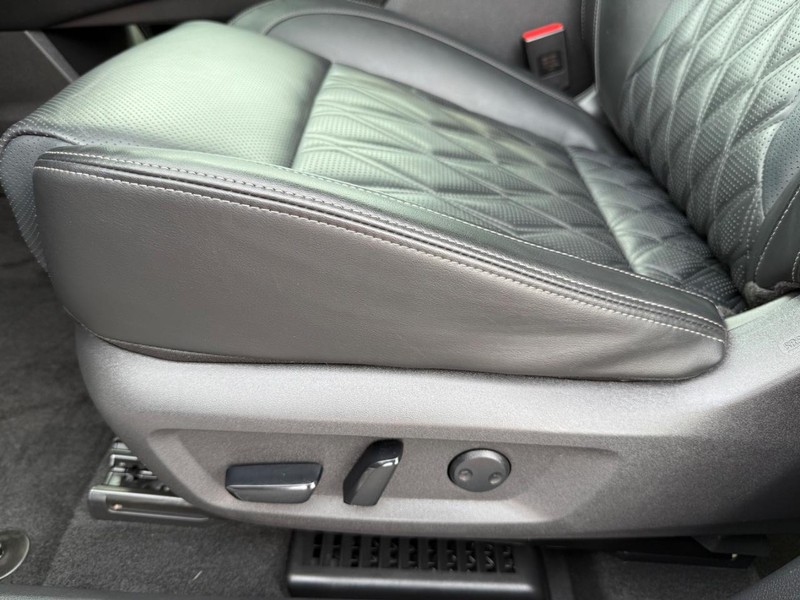 Nissan Rogue Vehicle Image 28
