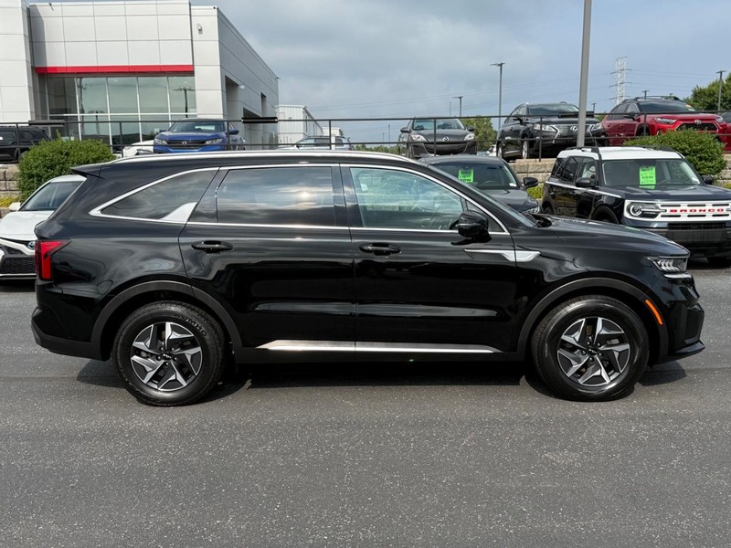 Kia Sorento Hybrid Vehicle Image 02