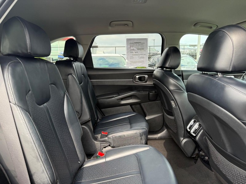 Kia Sorento Hybrid Vehicle Image 10