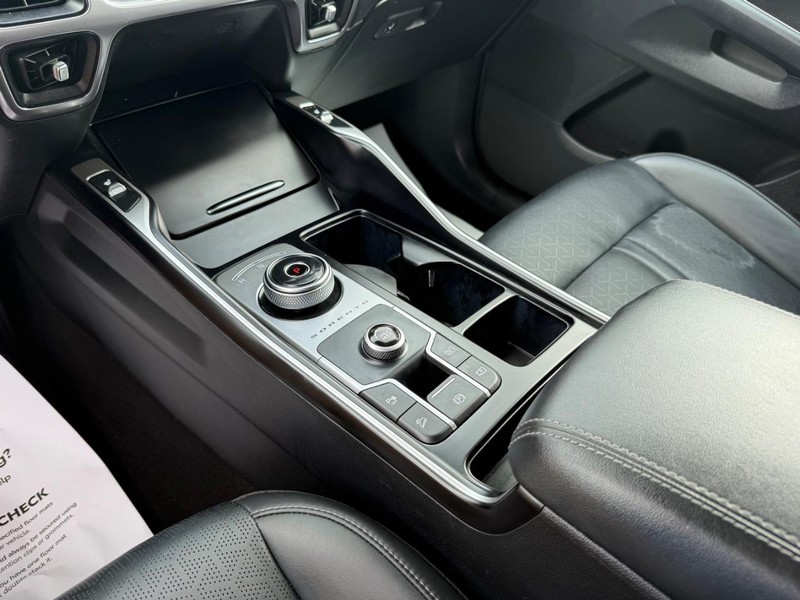 Kia Sorento Hybrid Vehicle Image 20