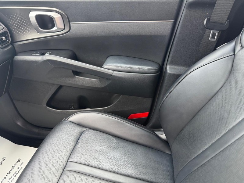 Kia Sorento Hybrid Vehicle Image 21