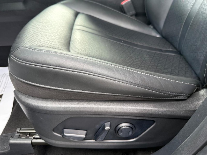 Kia Sorento Hybrid Vehicle Image 25