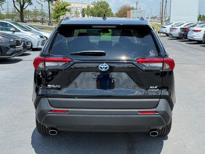 Toyota RAV4 Hybrid Vehicle Image 04