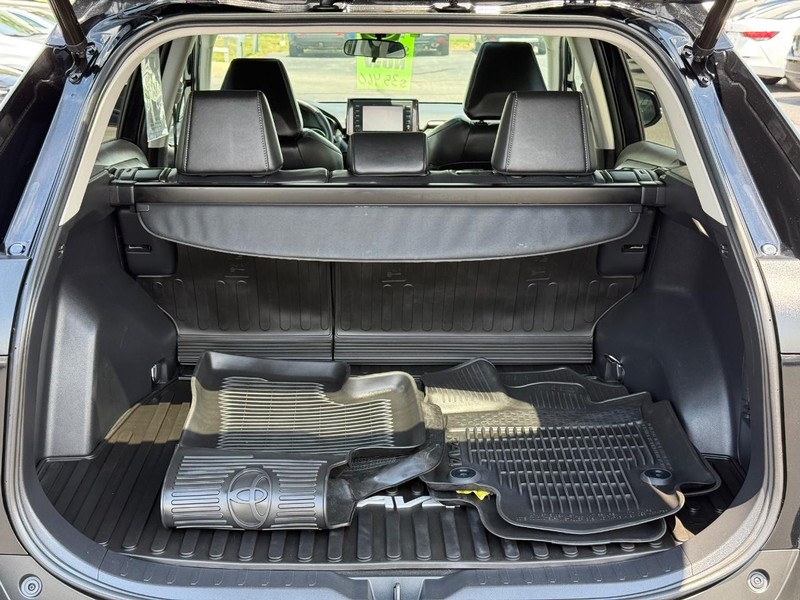 Toyota RAV4 Hybrid Vehicle Image 07