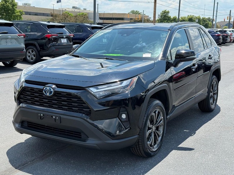 Toyota RAV4 Hybrid Vehicle Image 09