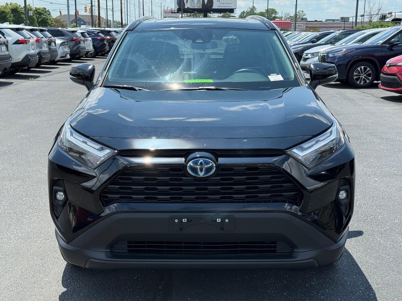 Toyota RAV4 Hybrid Vehicle Image 10