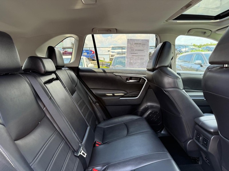 Toyota RAV4 Hybrid Vehicle Image 11
