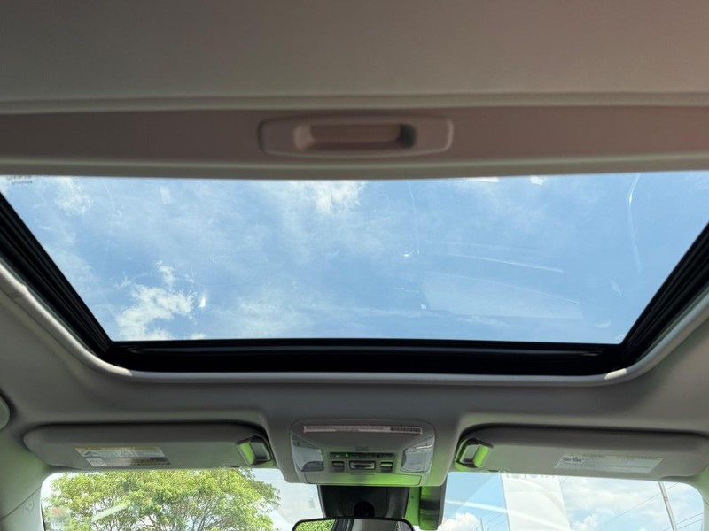 Toyota RAV4 Hybrid Vehicle Image 12