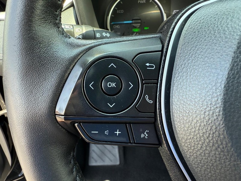 Toyota RAV4 Hybrid Vehicle Image 15