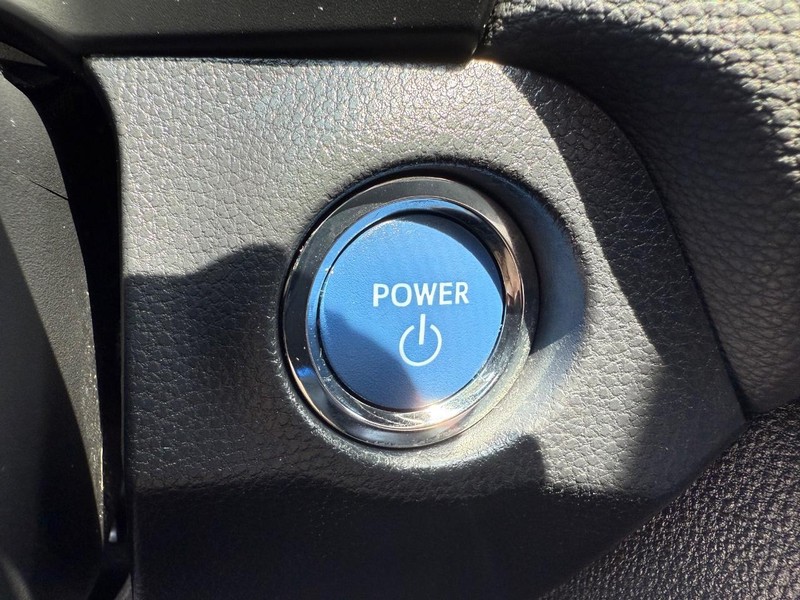 Toyota RAV4 Hybrid Vehicle Image 17