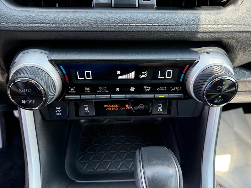 Toyota RAV4 Hybrid Vehicle Image 21